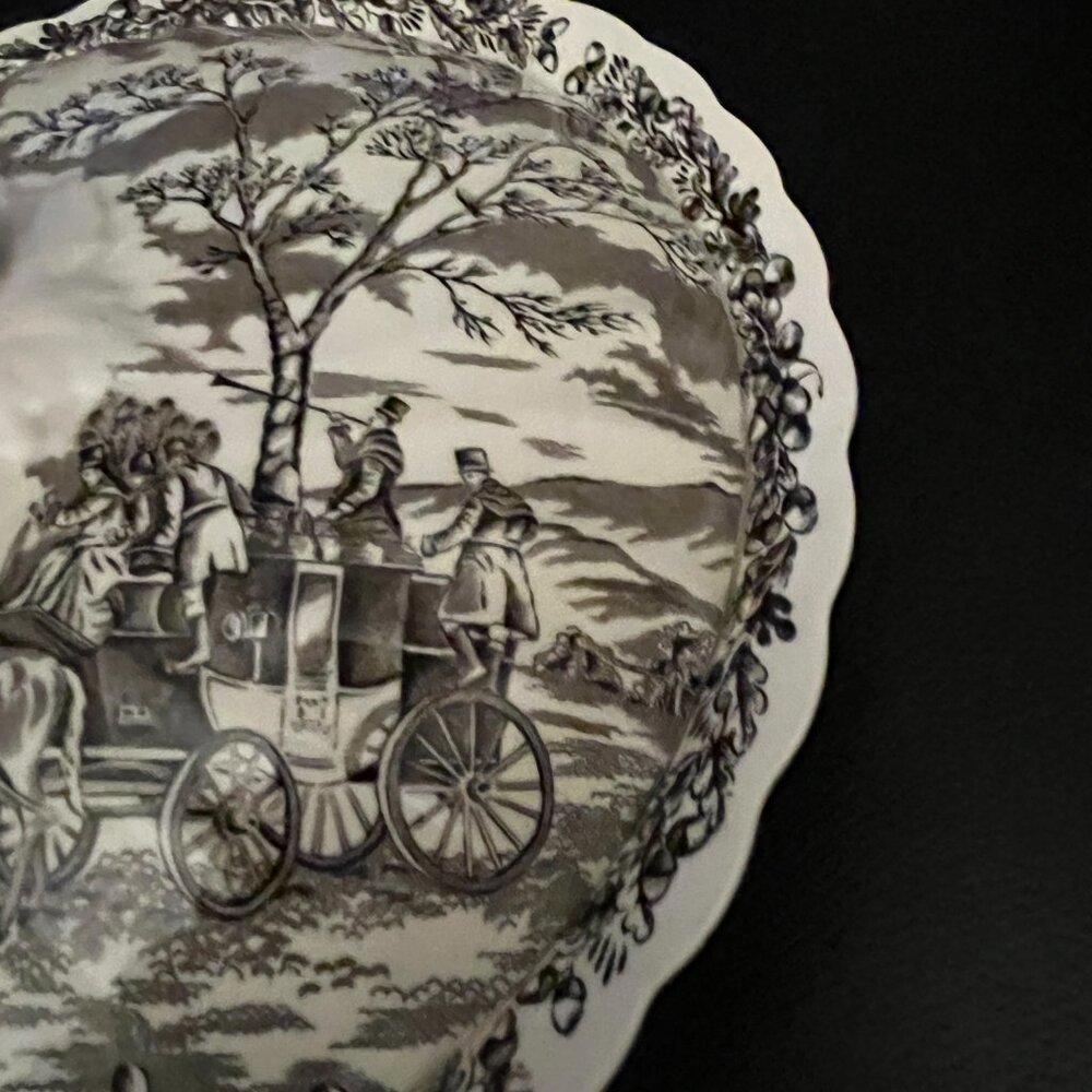 Transfer ware Brown Ironstone Casserole Bowl - Picture 5 of 12